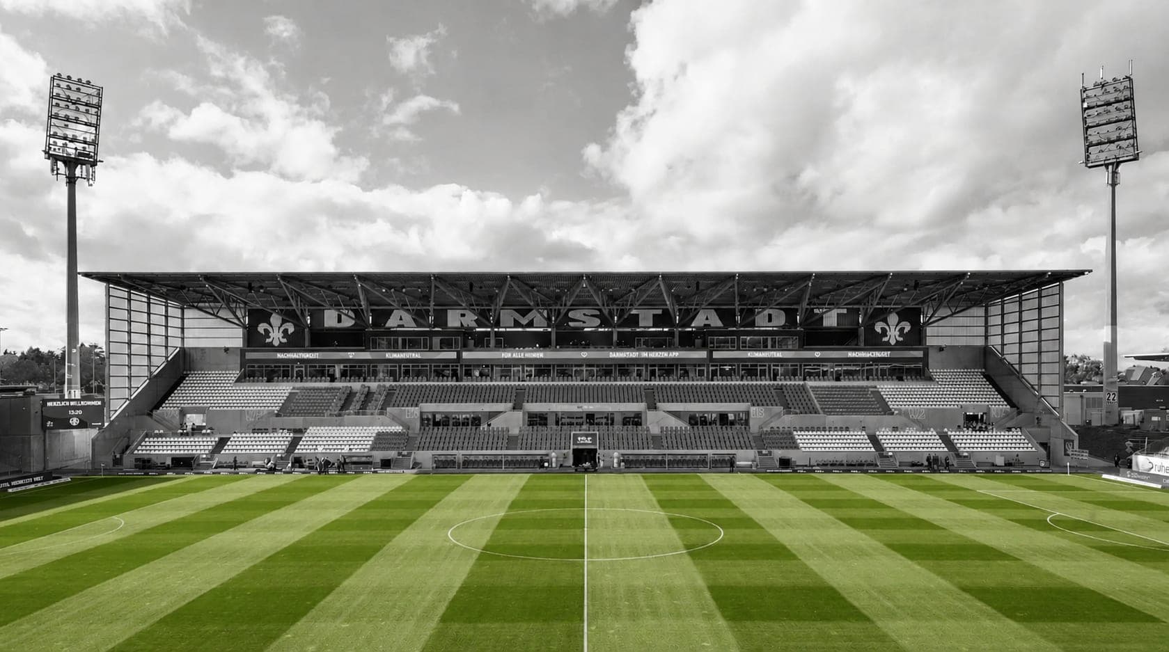 Merck-Stadion am Böllenfalltor, Heimat des SV Darmstadt 98