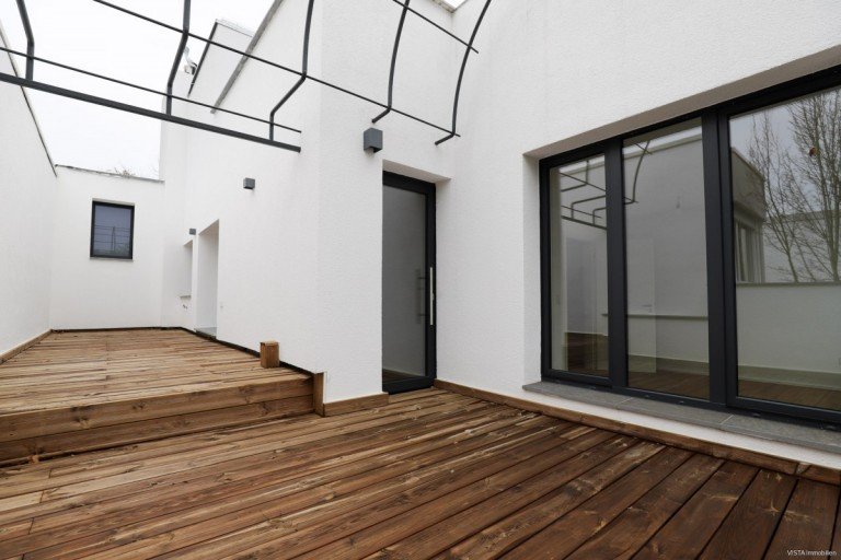 Eingangsbereich Darmstadt Maisonettewohnung **VISTA Immobilien** Exklusive 4-Zimmer-Maisonettewohnung im Architektenhaus - kernsaniert 2026