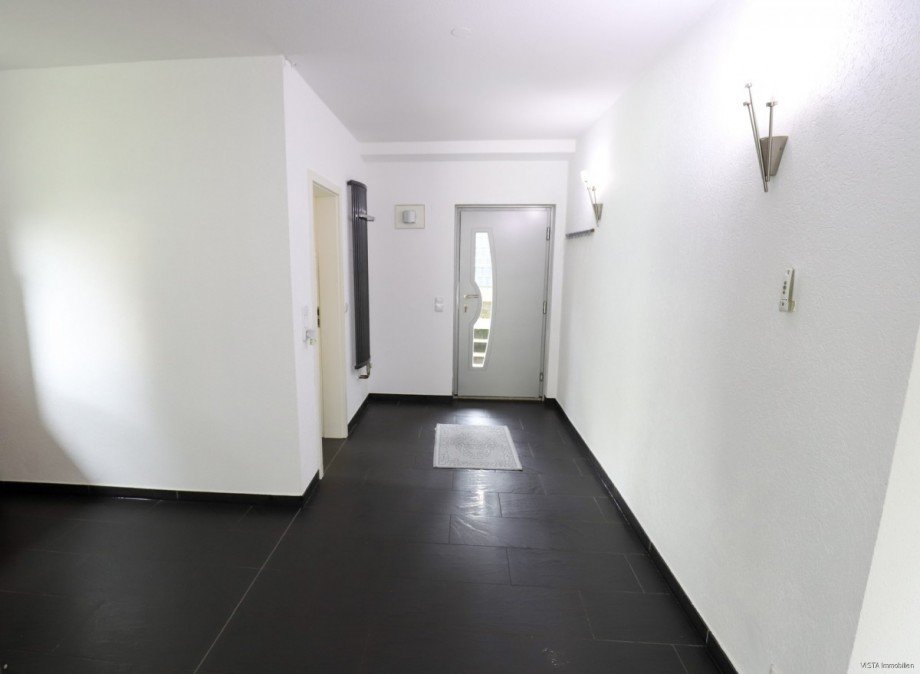 Eingangsbereich-Diele Untergeschoss Zweifamilienhaus B�ttelborn / Klein-Gerau