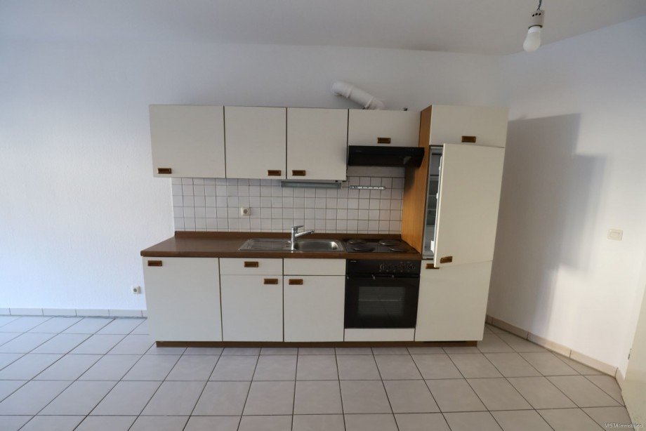 K�chenzeile. Einliegerwohnung Zweifamilienhaus Fischbachtal-Niedernhausen