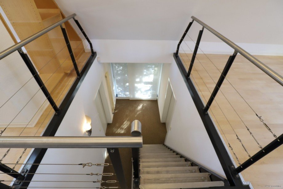Treppenabgang-Blick Studio Dachgeschoss Einfamilienhaus Pfungstadt