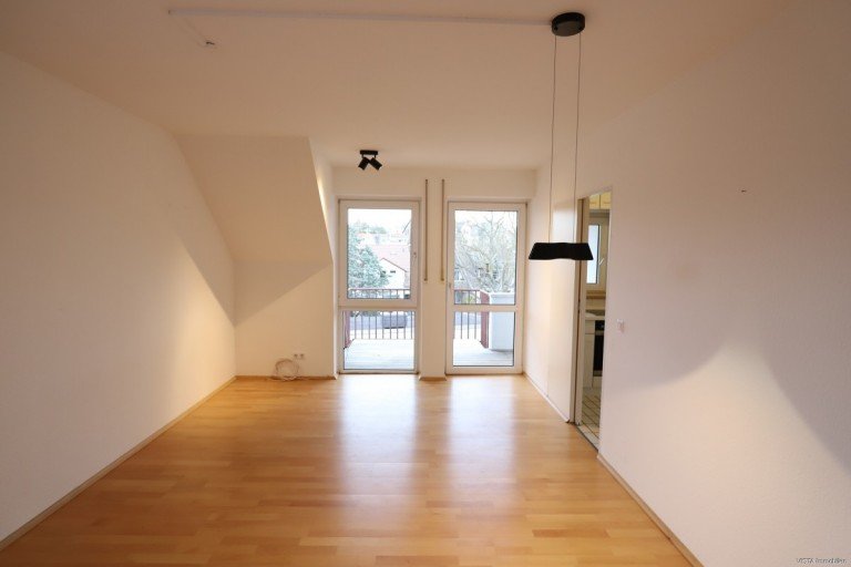 Wohn-, und Esszimmer Darmstadt Dachgeschosswohnung 