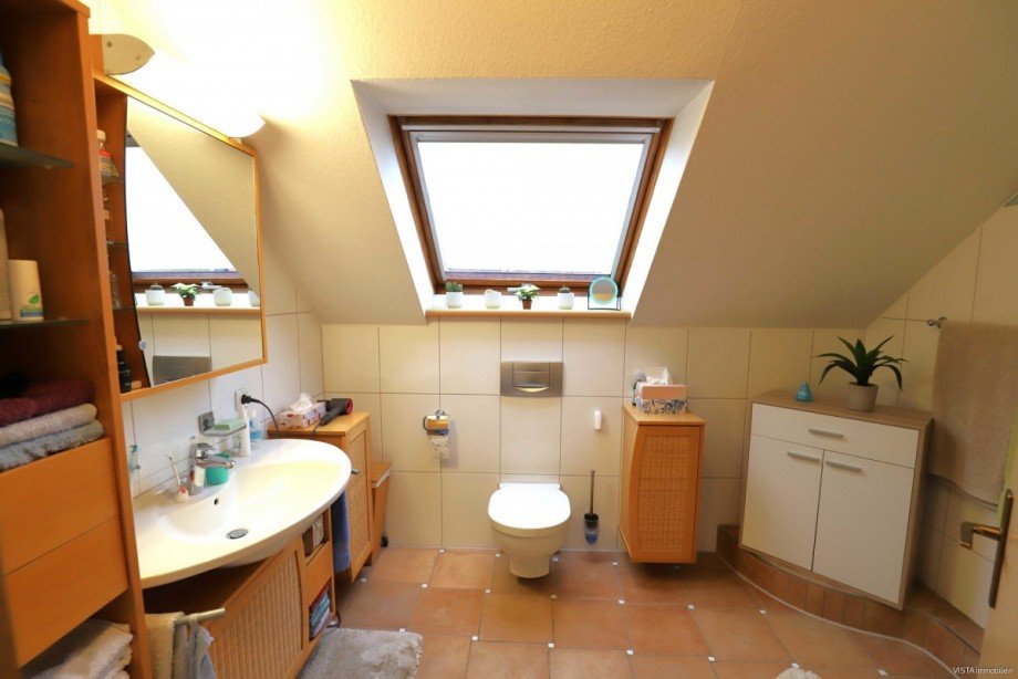 Bad Ansicht 1 Dachgeschosswohnung Ro�dorf