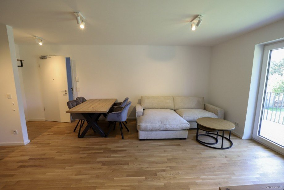 Whg. 7-1.Obergeschoss rechts-Wohnen-Essen-Ansicht 3 Etagenwohnung Darmstadt / Arheilgen