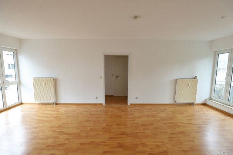 Wohnzimmer Ro�dorf Erdgeschosswohnung ** VISTA Immobilien** Helle 3-Zimmerwohnung im Hochparterre mit Balkon und Pkw.-Stellplatz.