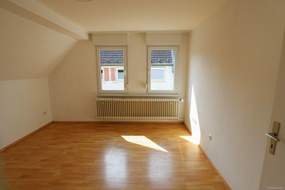 Zimmer 1-1. Obergeschoss Einfamilienhaus Darmstadt / Eberstadt