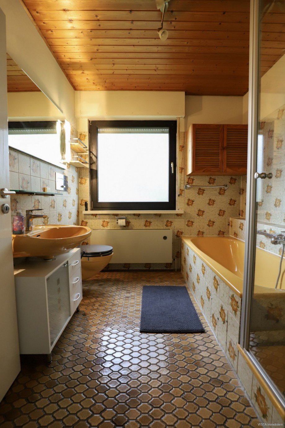 Dusch-, und Wannenbad Erdgeschoss Zweifamilienhaus B�ttelborn / Klein-Gerau
