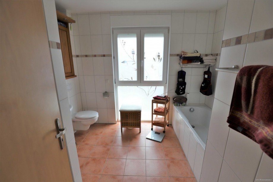 Dusch-, und Wannenbad.. Etagenwohnung Ro�dorf