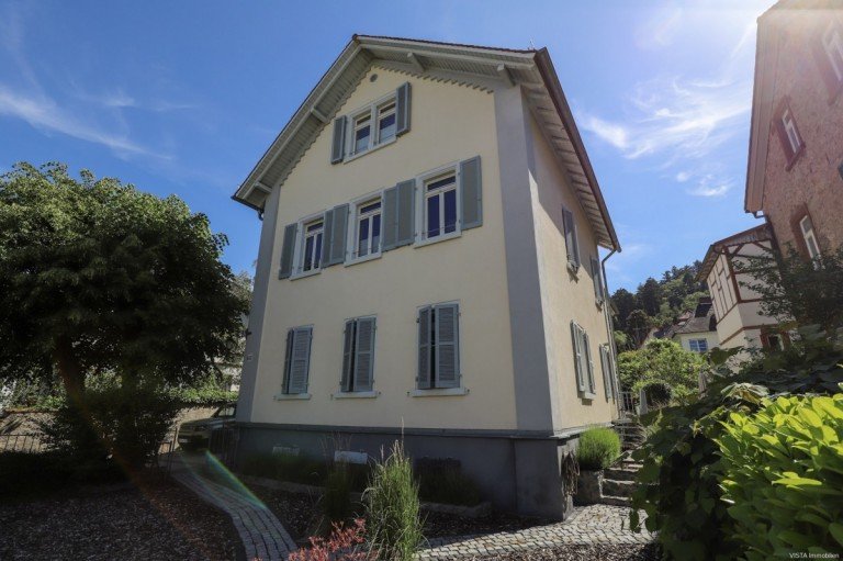 Ansicht Frontseite Bensheim Mehrfamilienhaus Repr�sentative Stadthaus-Villa aus dem Jahr 1872 - kernsaniert 2004 - 5 Einheiten - voll vermietet