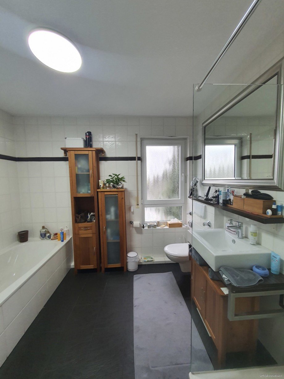 Dusch-, und Wannenbad Dachgeschosswohnung M�hltal / Nieder-Beerbach