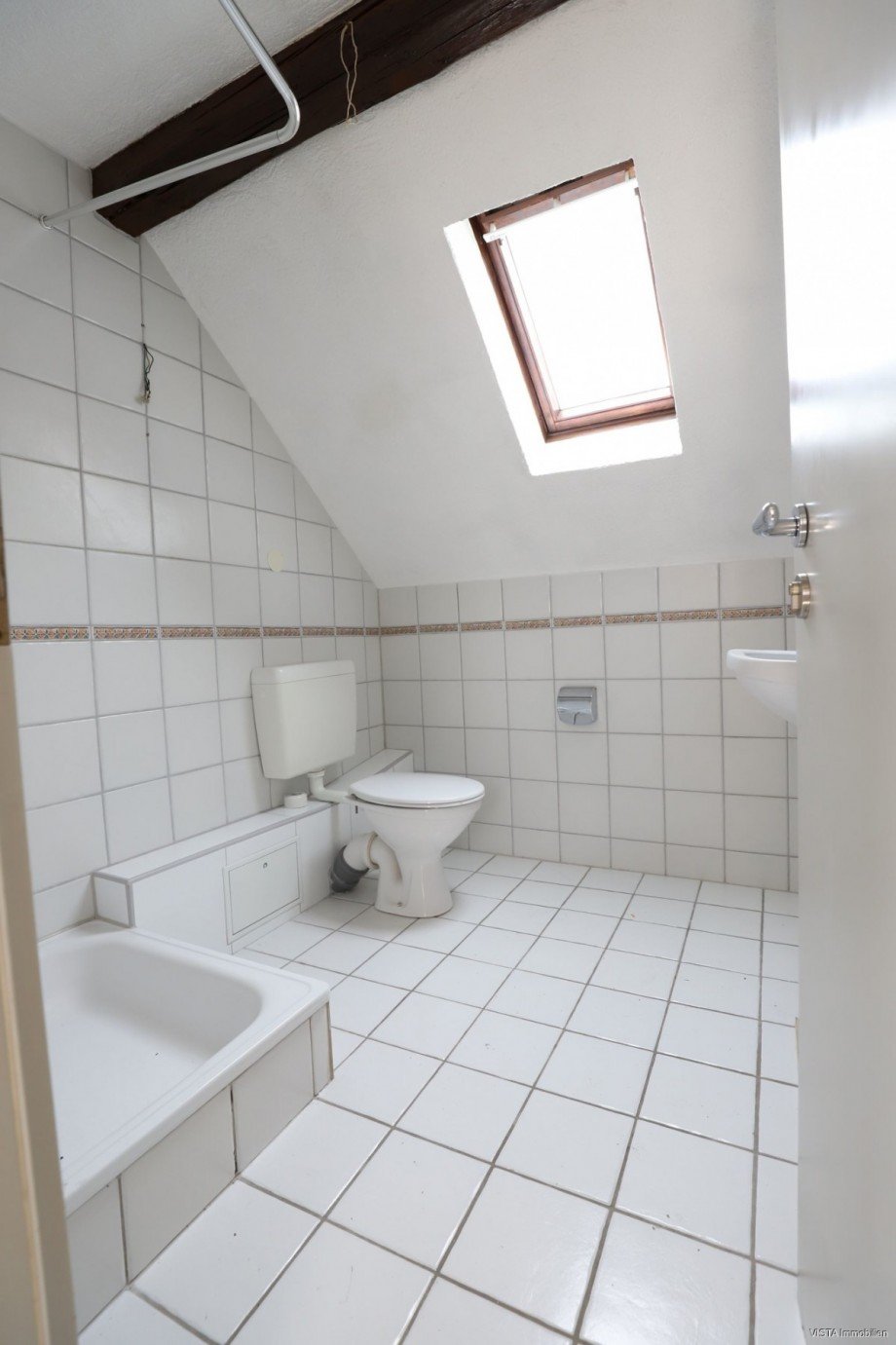 Duschbad Dachgeschoss gegen�ber Einfamilienhaus Darmstadt / Arheilgen