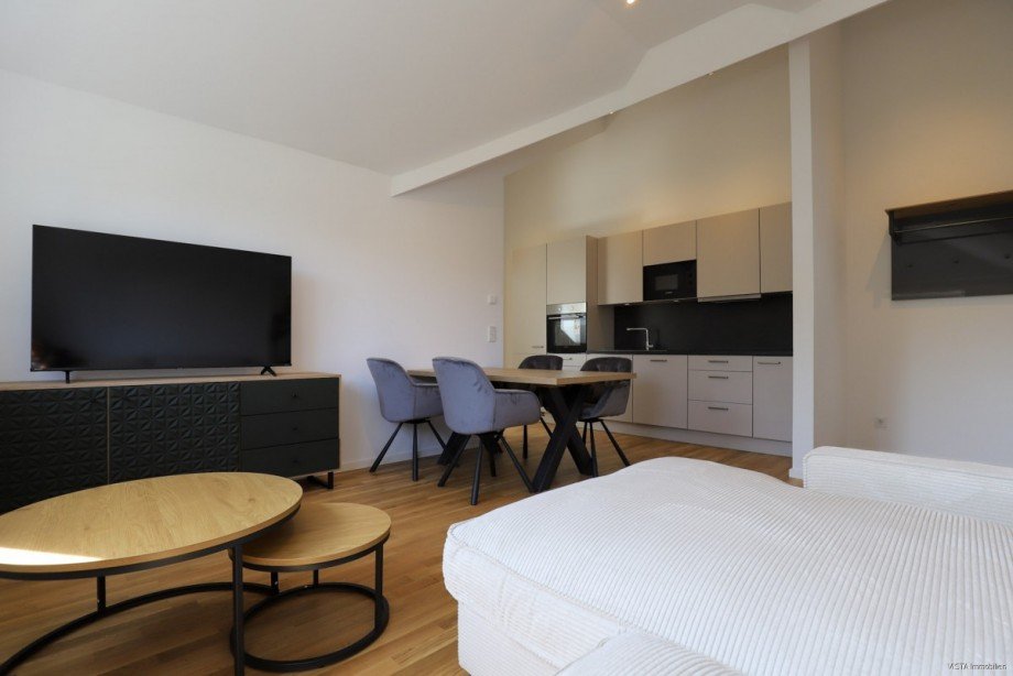 Dachgeschoss links-Wohnen-Essen-Kochen Dachgeschosswohnung Darmstadt / Arheilgen