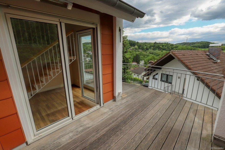 Balkon-Terrasse Ansicht 2 Dachgeschosswohnung M�hltal / Nieder-Beerbach