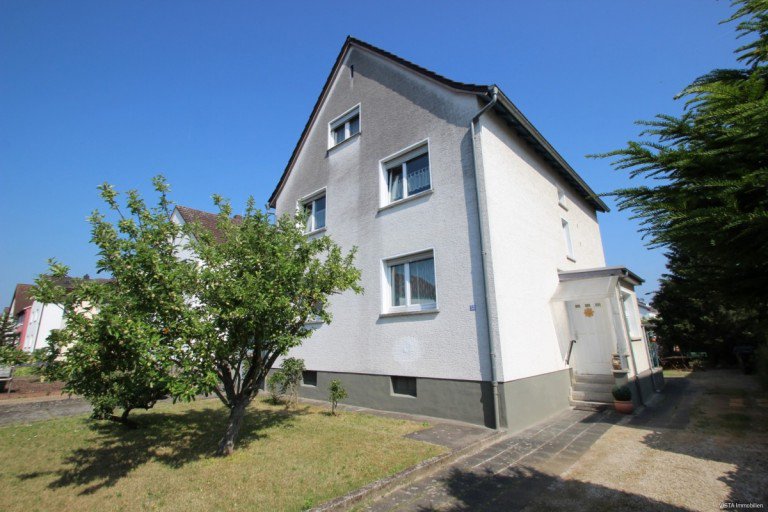 Aussenansicht S�d-Ost Darmstadt / Wixhausen Einfamilienhaus Schon Modernisiert ! Einfamilienhaus mit Seitenbau, Gartengrundst�ck und Garage