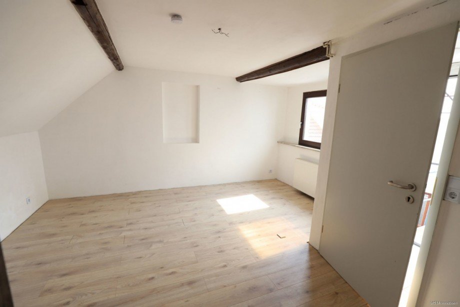 Zimmer 2 Dachgeschoss Gegen�ber Einfamilienhaus Darmstadt / Arheilgen