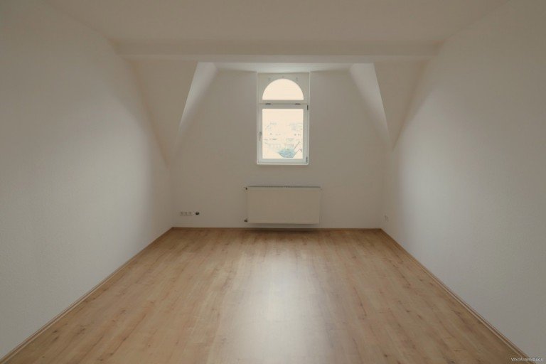 Zimmer 2 Darmstadt Etagenwohnung **VERMIETET** Dachgeschoss-Wohnung in kleiner Wohneinheit !