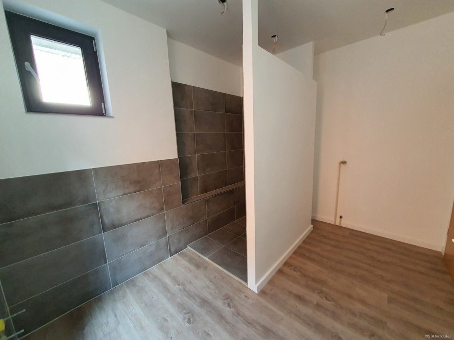Duschbad Hochparterre Ansicht 2 Einfamilienhaus Ober-Ramstadt