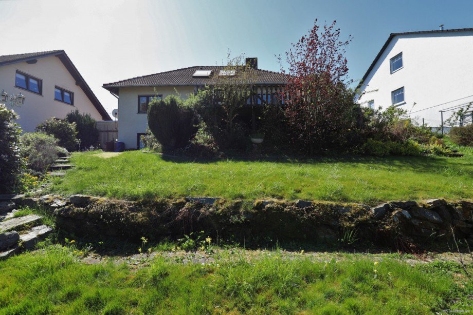 Aussenansicht Gartenseite Einfamilienhaus Eppstein / Bremthal