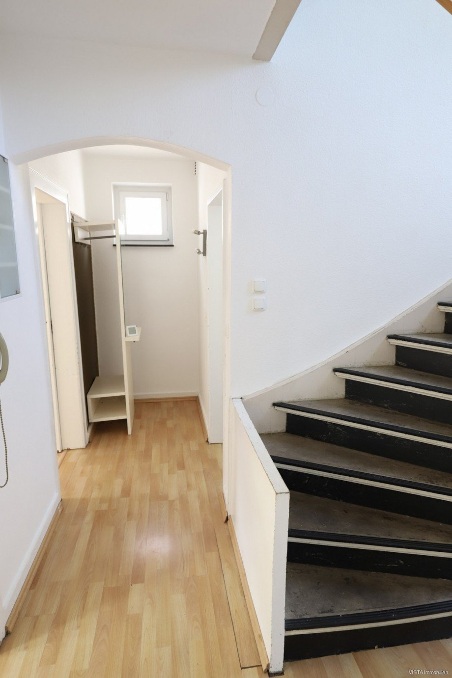 Diele-Treppenaufgang-Erdgeschoss Einfamilienhaus Darmstadt / Eberstadt