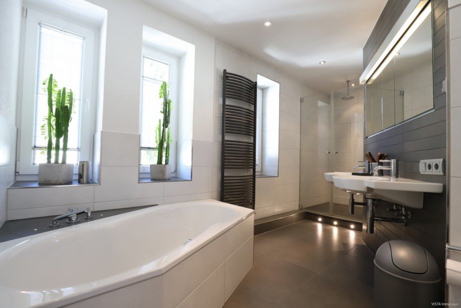 Dusch-, und Wannenbad Maisonettewohnung Darmstadt