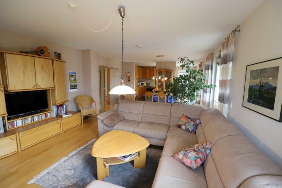 Wohn-, und Esszimmer Ansicht 2 Etagenwohnung Ro�dorf