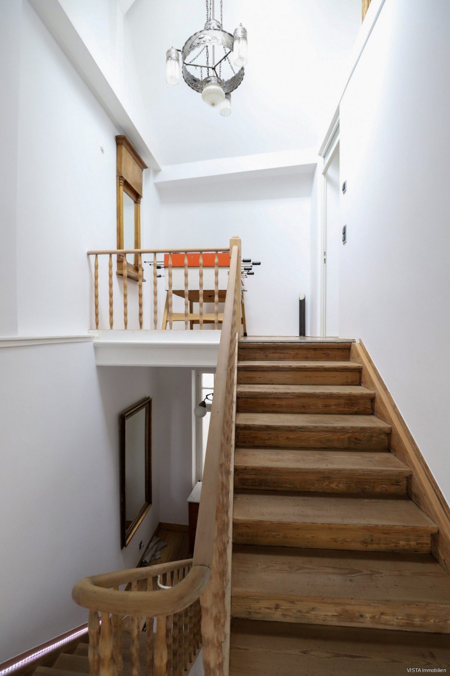 Treppenhaus-Eingangsbereich-Dachgeschoss Mehrfamilienhaus Darmstadt