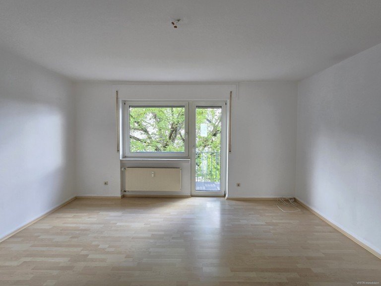 Wohnzimmer Ro�dorf Etagenwohnung **VISTA Immobilien** Etagenwohnung mit Wohnk�che, PKW-Stellplatz und S�d-Balkon