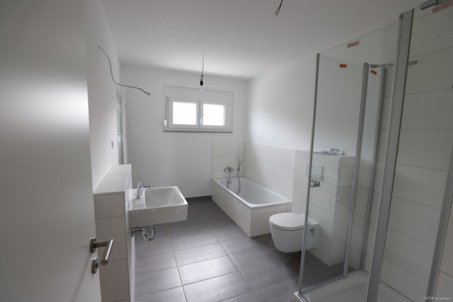 Dusch-, und Wannenbad Reihenmittelhaus Darmstadt / Wixhausen