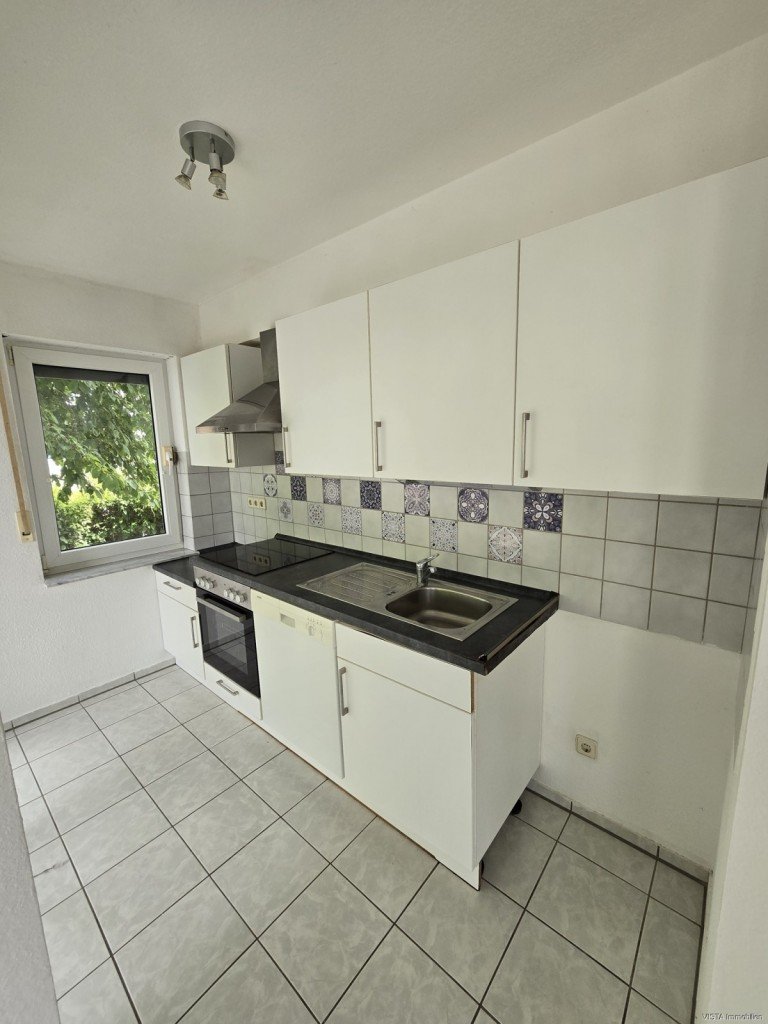 1000270625 Ro�dorf Erdgeschosswohnung Hochparterre-Wohnung mit Einbauk�che, gro�em Balkon und PKW-Stellplatz