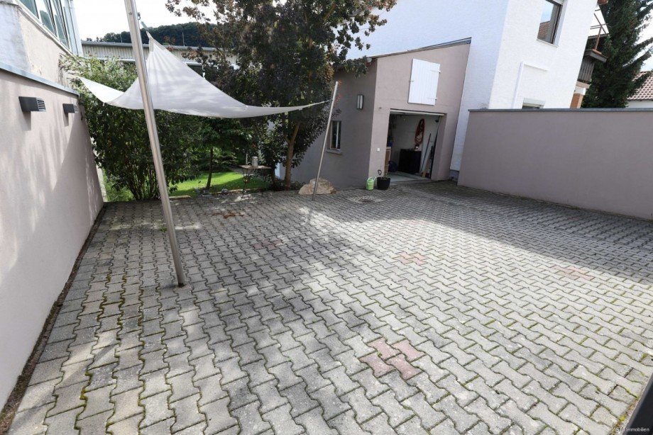 Au�enbereich Innenhof Einfamilienhaus M�hltal / Nieder-Beerbach