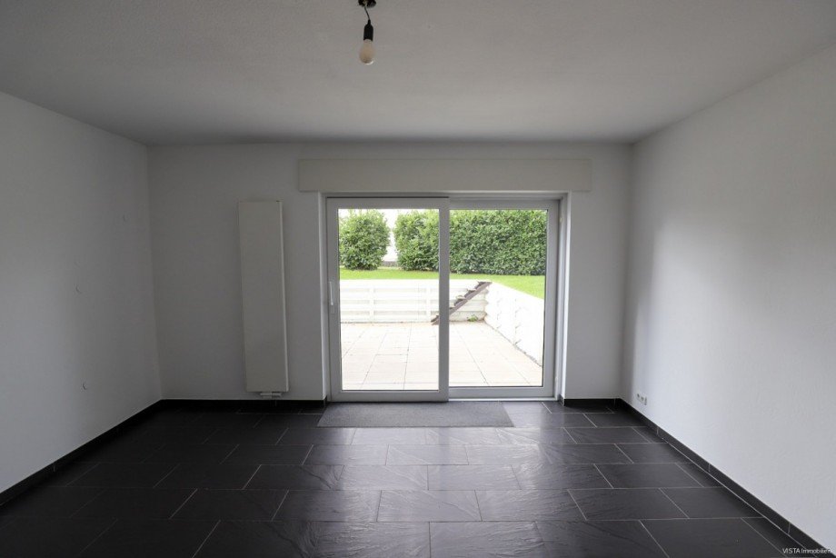 Wohnzimmer Untergeschoss Zweifamilienhaus B�ttelborn / Klein-Gerau