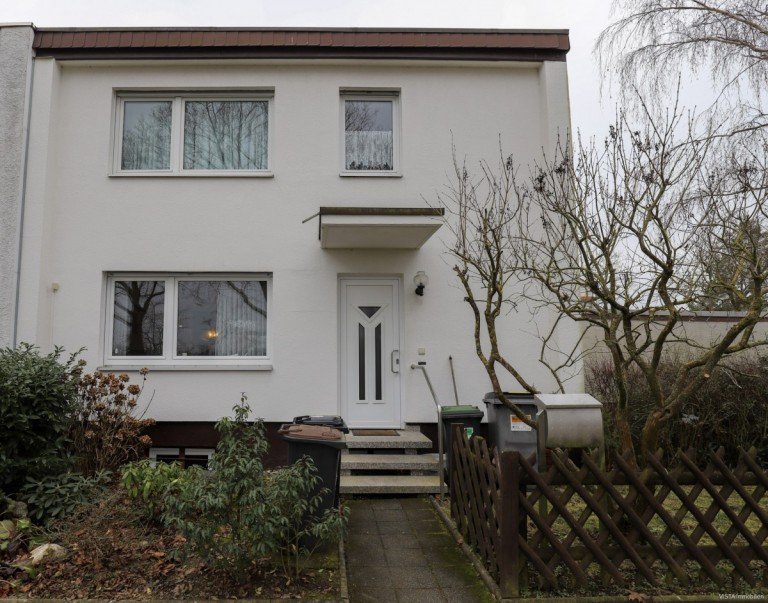 Aussenansicht Eingengsbereich Darmstadt / Arheilgen Reihenendhaus Familienfreundliches Reiheneckhaus mit sonnigem Garten und Garage