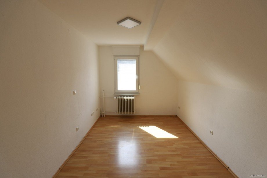 Zimmer 2-1. Obergeschoss Einfamilienhaus Darmstadt / Eberstadt