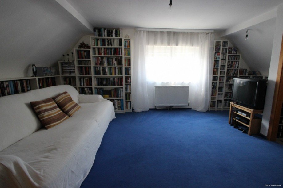 Zimmer 4 Dachgeschoss Einfamilienhaus Darmstadt / Wixhausen