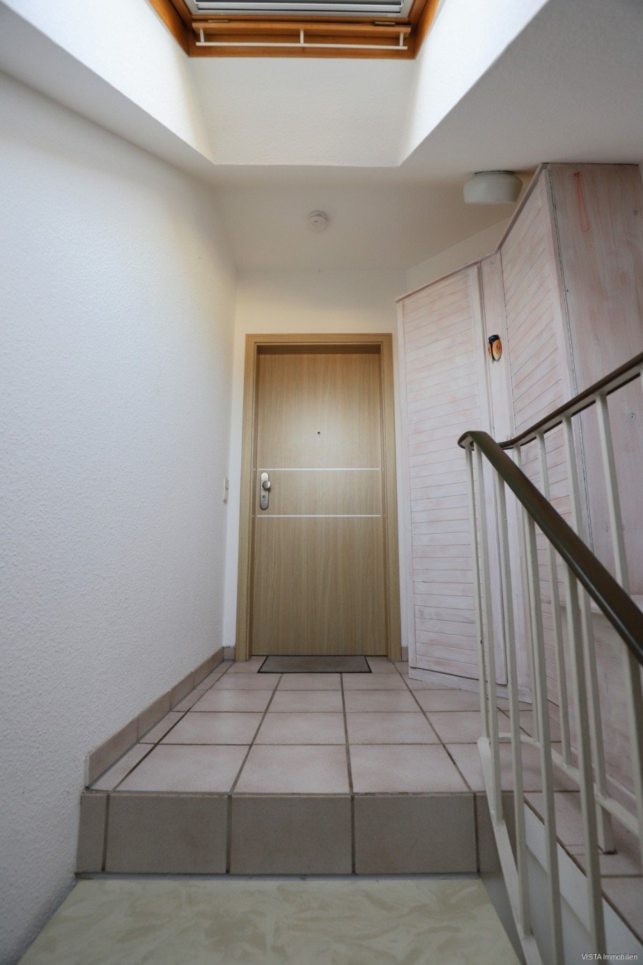 Eingang Wohnung-Treppenhaus Dachgeschosswohnung Ro�dorf