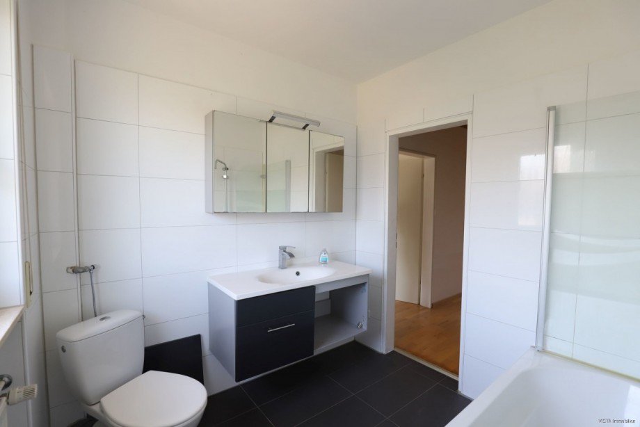 Wannenbad mit Fenster Reiheneckhaus Darmstadt / Arheilgen