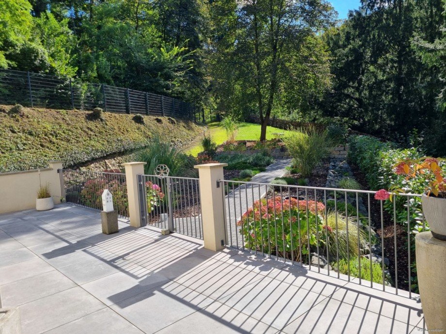 Terrasse-Blick-Garten Etagenwohnung Bensheim / Auerbach