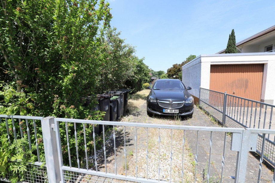 Stellplatz + Garage Reiheneckhaus Darmstadt / Arheilgen