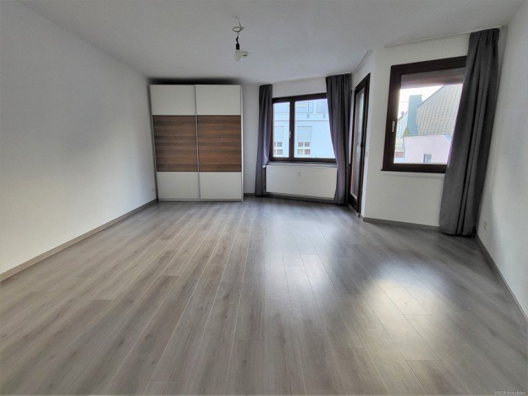 Zimmer Darmstadt Etagenwohnung Moderne Etagen-Wohnung mit offenem K�chenbereich, modernem Duschbad und kleinem Balkon