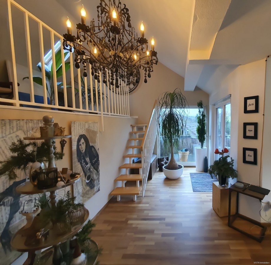 Diele-Galerie-Balkon Dachgeschosswohnung M�hltal / Nieder-Beerbach